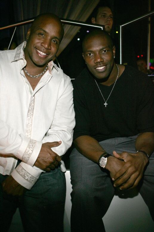 Barry Bonds and Terrell Owens at the le tourment vert TROY BORRUSO 2008 event. The photo is unavailable, so this description comes from the listed names and event.