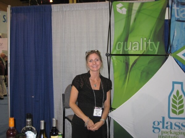 Amanda Atkinson of the Glass Packaging Institute at the FMI 2008 trade show.